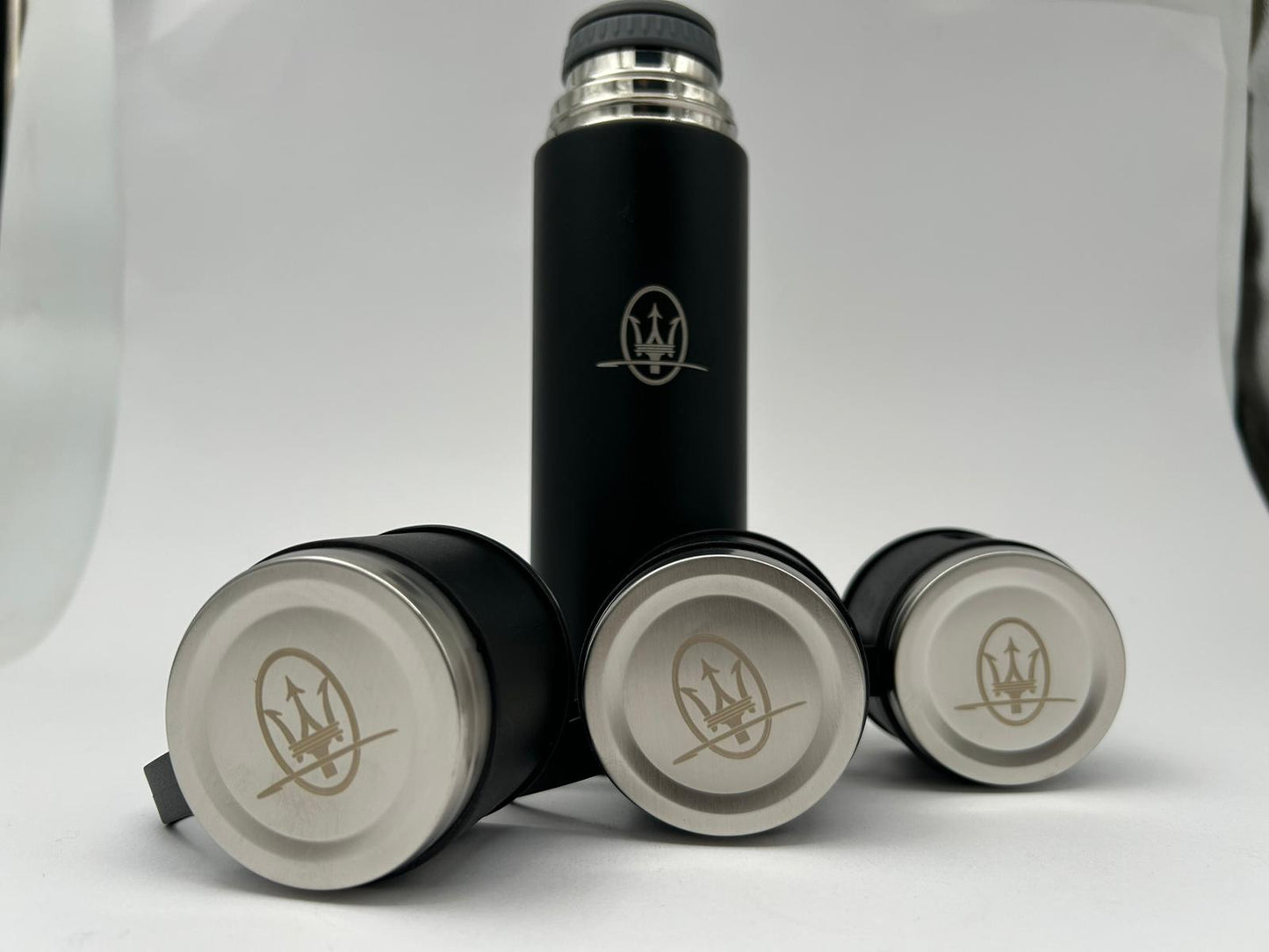 Maserati Laser Logo Thermos Set 500 ml – Insulated Flask with 3 Cups